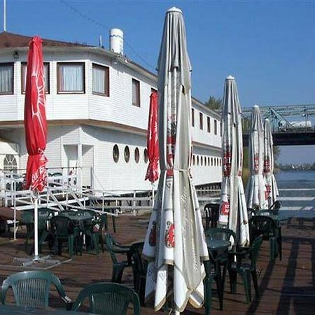 Botel Hotel Lisa Budapest Exterior photo