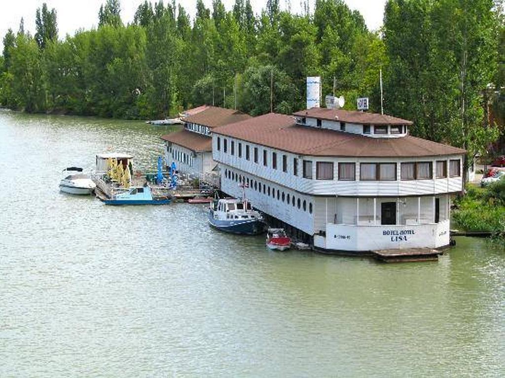 Botel Hotel Lisa Budapest Exterior photo